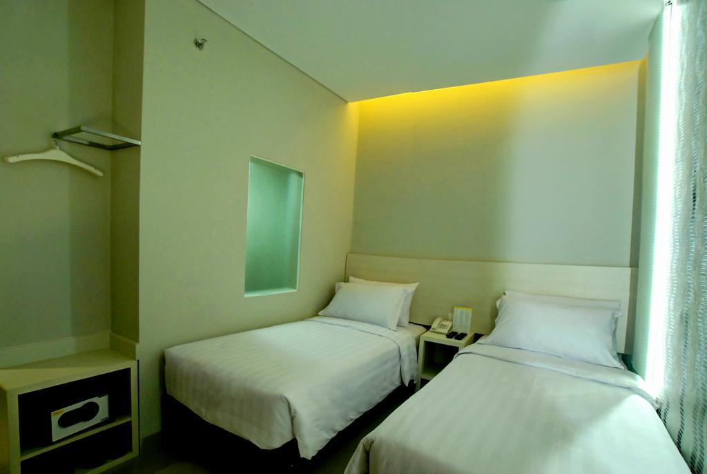 Vio Westhoff Hotel Bandung Exterior foto
